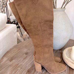 Knee-high suede boot